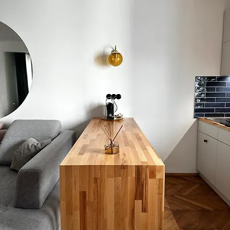 Charming Historic Hideaway Near Center * Pressburg