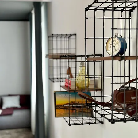 Charming Historic Hideaway Near Center Apartment *