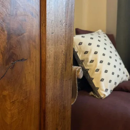 Apartment Charming Historic Hideaway Near Center