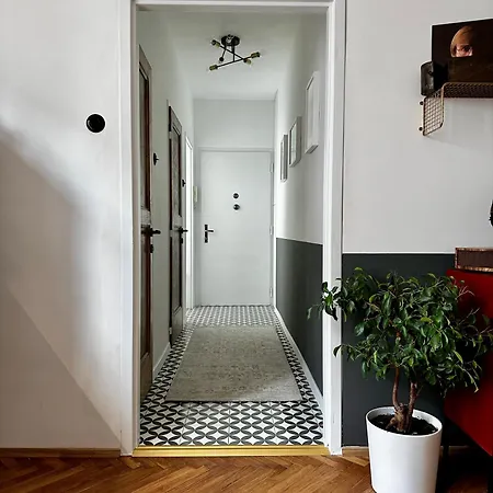 Apartment Charming Historic Hideaway Near Center Pressburg