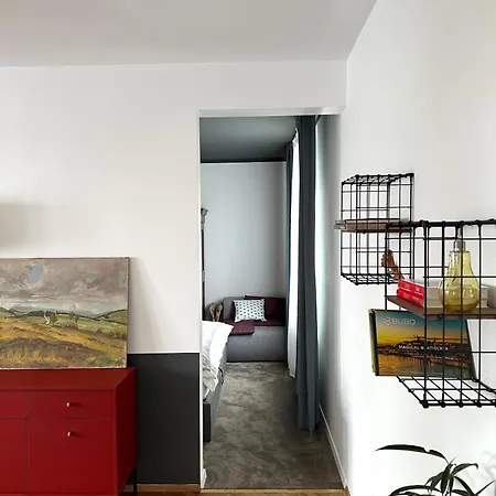 Charming Historic Hideaway Near Center * Pressburg