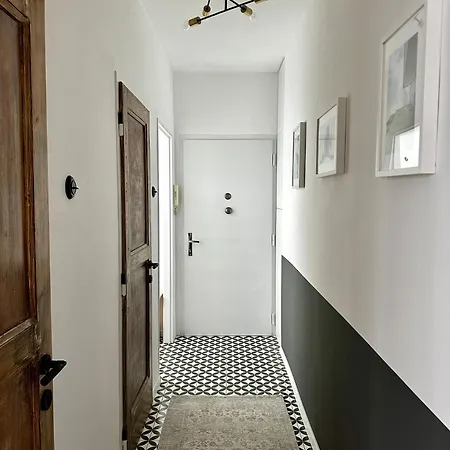 Charming Historic Hideaway Near Center Apartment Pressburg